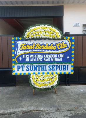 Papan Bunga Duka di Air Batu